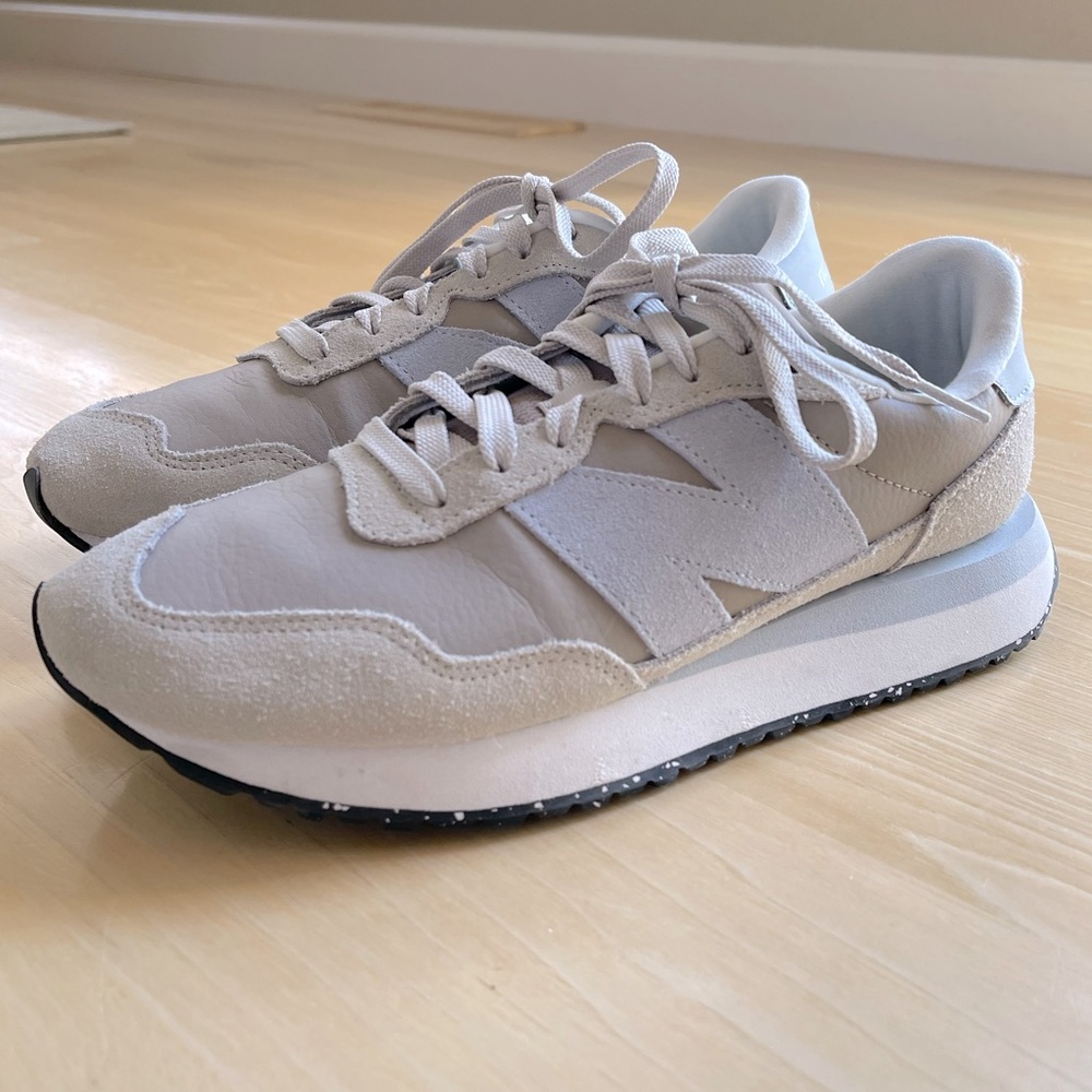 New Balance 237 - Size 10 (women’s)